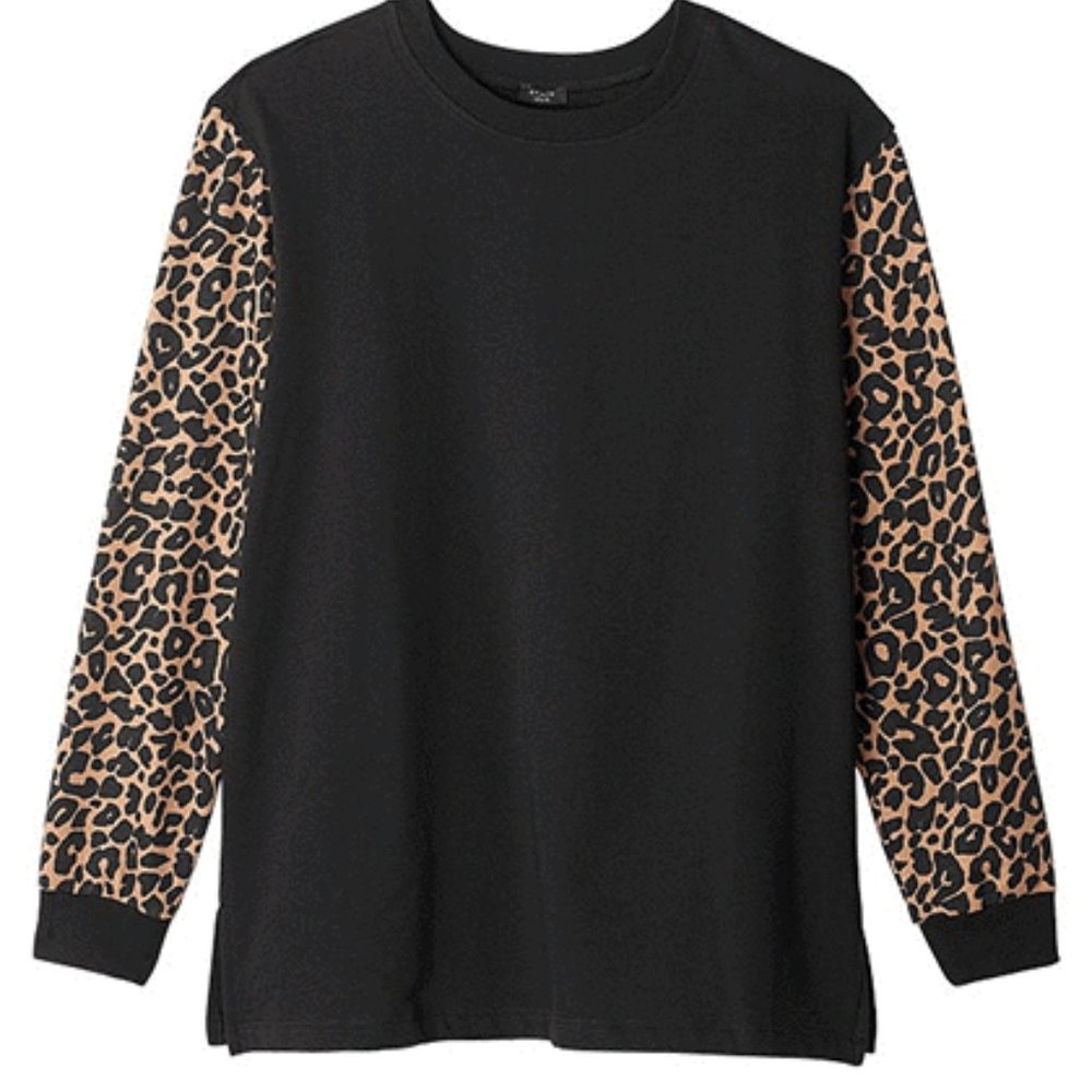 🆕️ Animal Printed Sleeve Top Large NEW